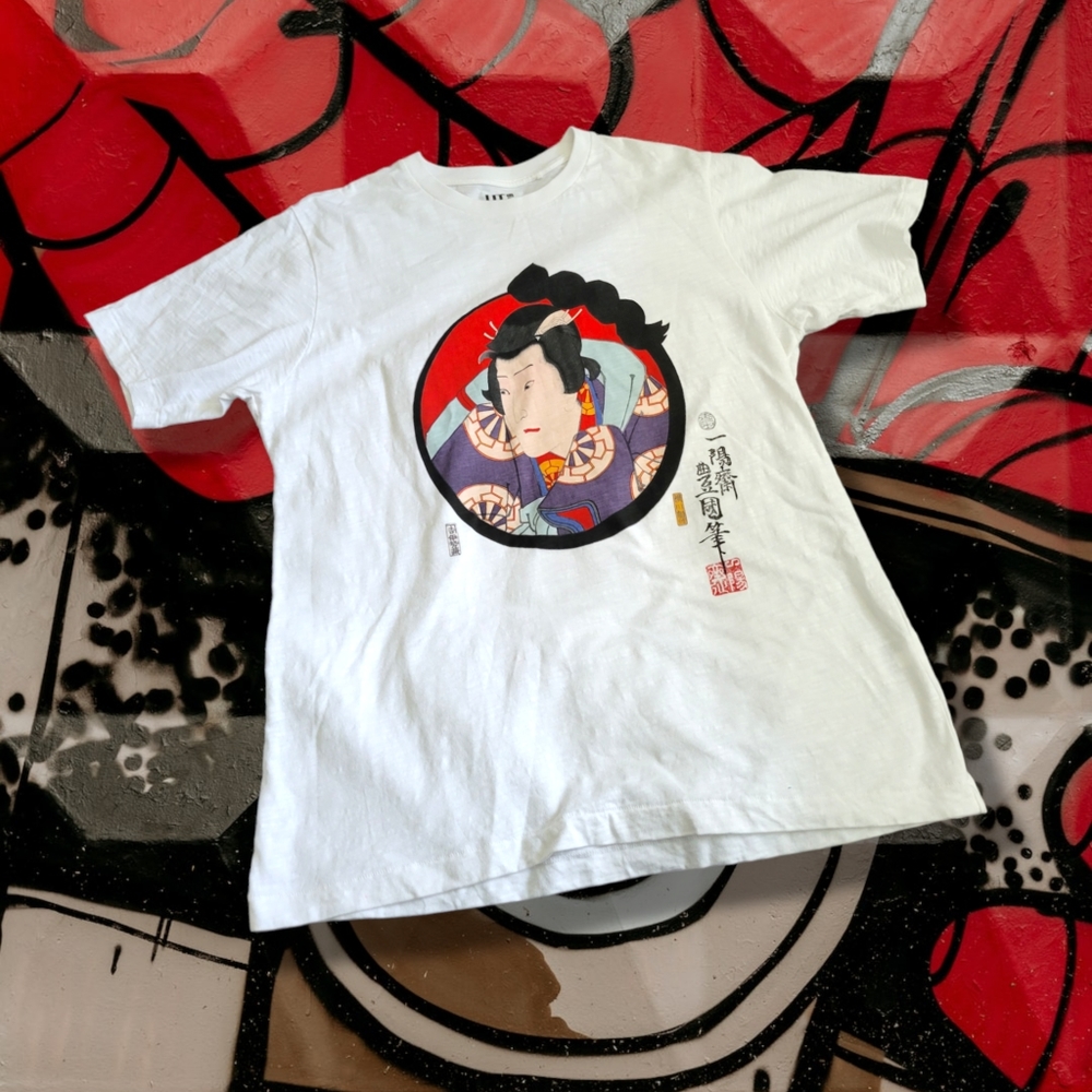 ✨️HP✨️Uniqlo | UT Men's Japanese Samurai White Graphic Tee (SIZE L)